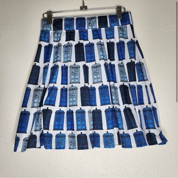 Her Universe Doctor Who skirt - Picture 2 of 3